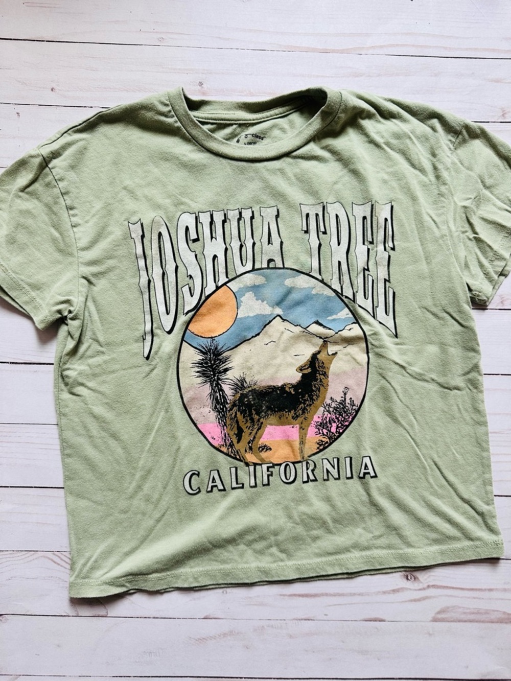 Art Class Graphic T-Shirt (size large)